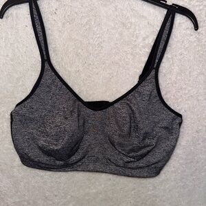 Good used condition size 38dd Victoria’s Secret sports bra with underwire